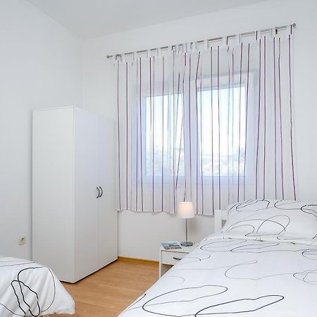 Holiday Home Iris Marina Exterior foto